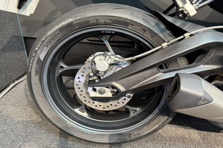 TRIUMPH STREET TRIPLE 765