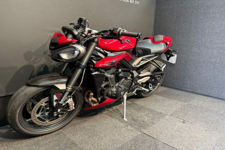 TRIUMPH STREET TRIPLE 765