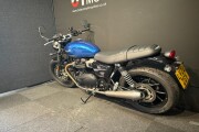 TRIUMPH STREET TWIN
