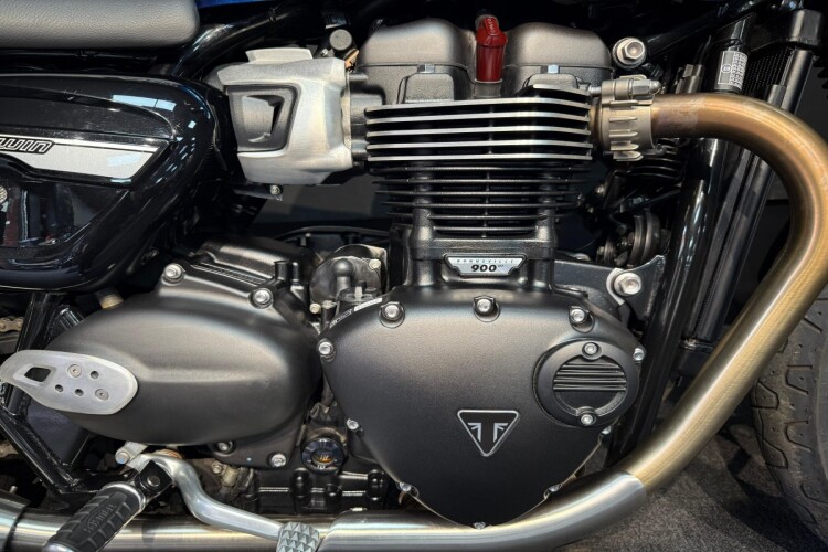 TRIUMPH STREET TWIN
