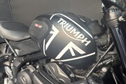 TRIUMPH TRIDENT 660