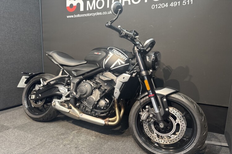 TRIUMPH TRIDENT 660
