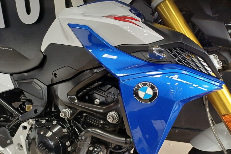 BMW F 900 R