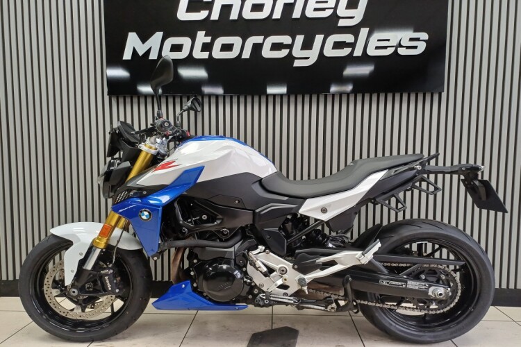 BMW F 900 R