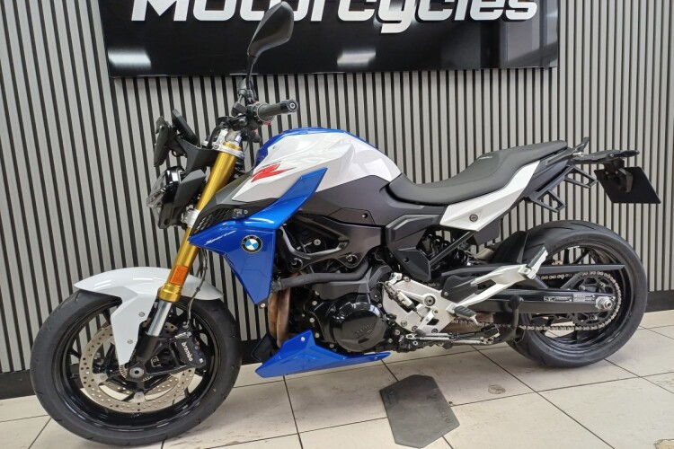 BMW F 900 R