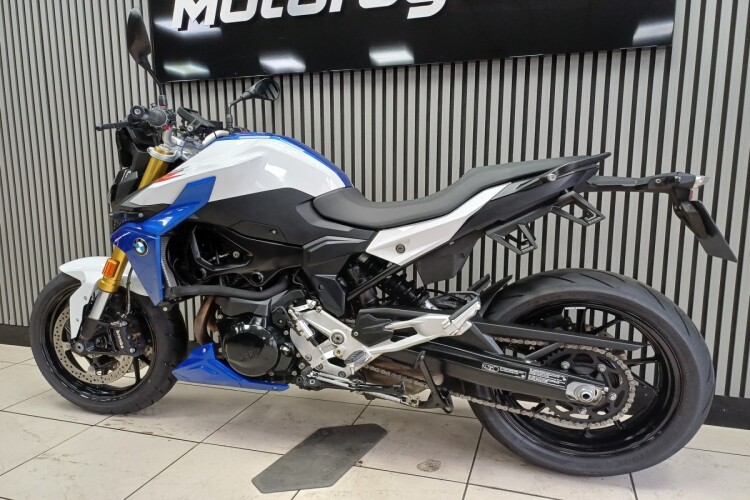 BMW F 900 R