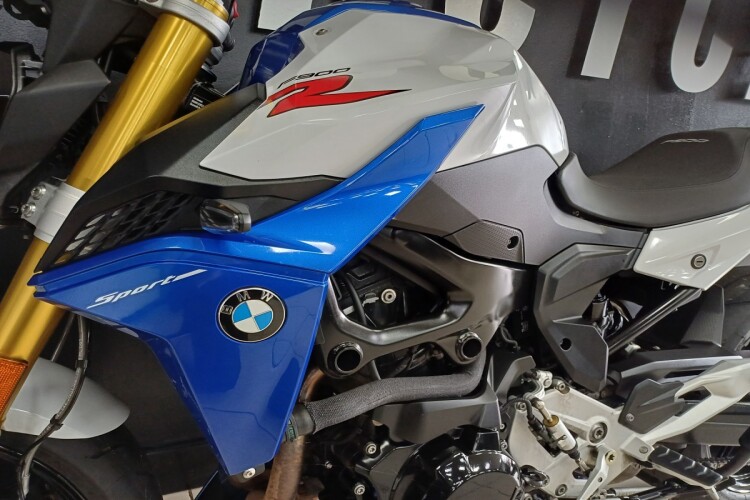 BMW F 900 R