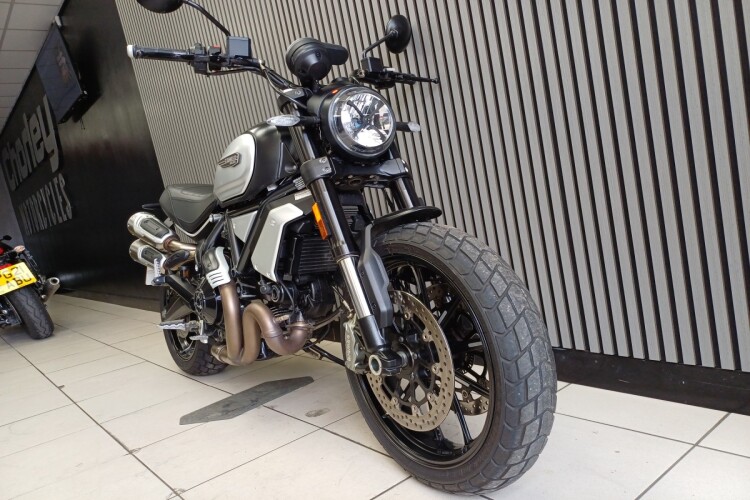 DUCATI SCRAMBLER 1100