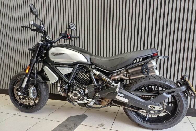 DUCATI SCRAMBLER 1100