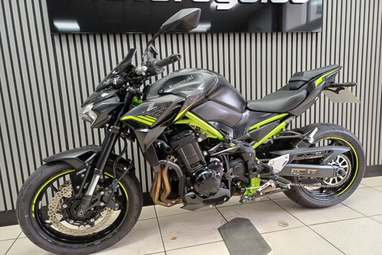 KAWASAKI Z900