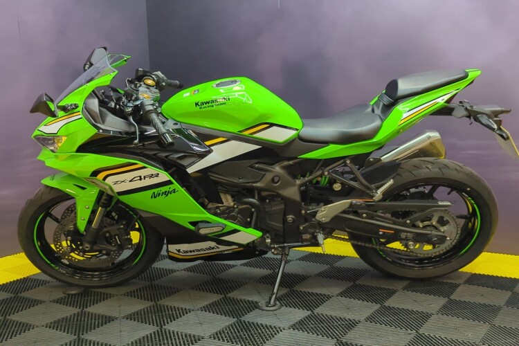 KAWASAKI NINJA ZX-4RR