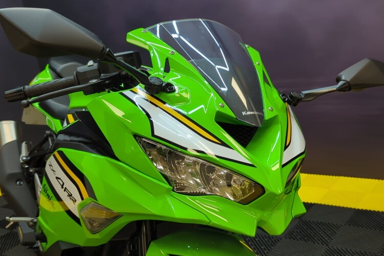 KAWASAKI NINJA ZX-4RR