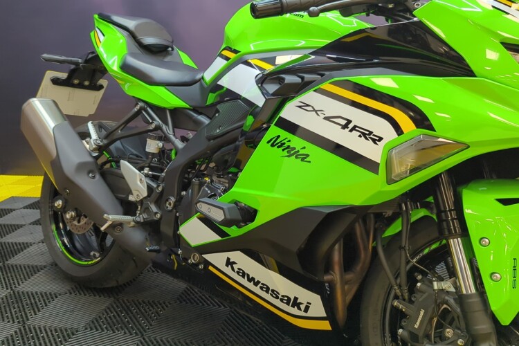 KAWASAKI NINJA ZX-4RR