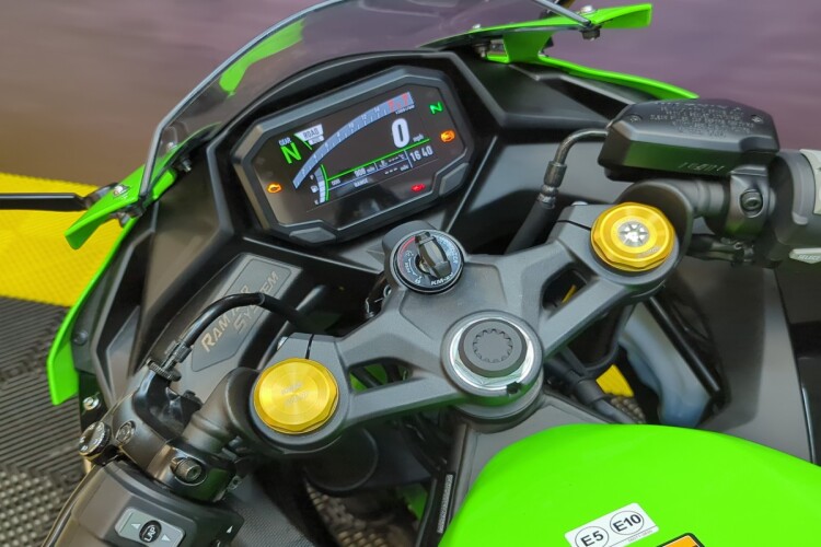 KAWASAKI NINJA ZX-4RR