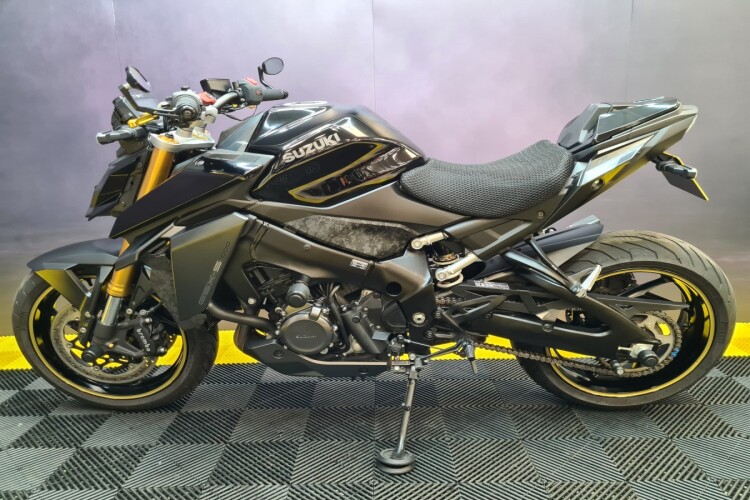 SUZUKI GSX-S1000