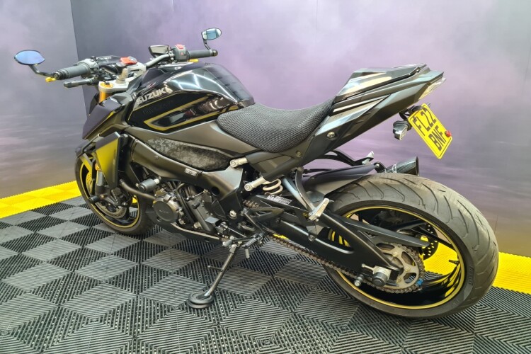 SUZUKI GSX-S1000