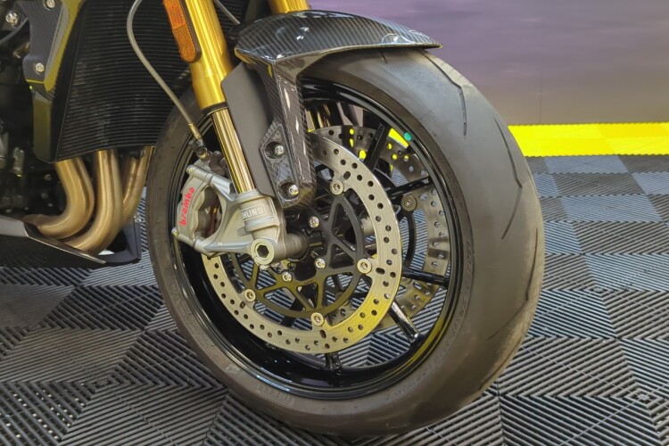 TRIUMPH SPEED TRIPLE 1200