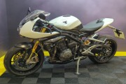 TRIUMPH SPEED TRIPLE 1200