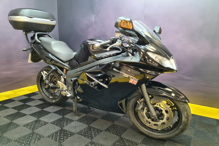 TRIUMPH SPRINT ST 1050