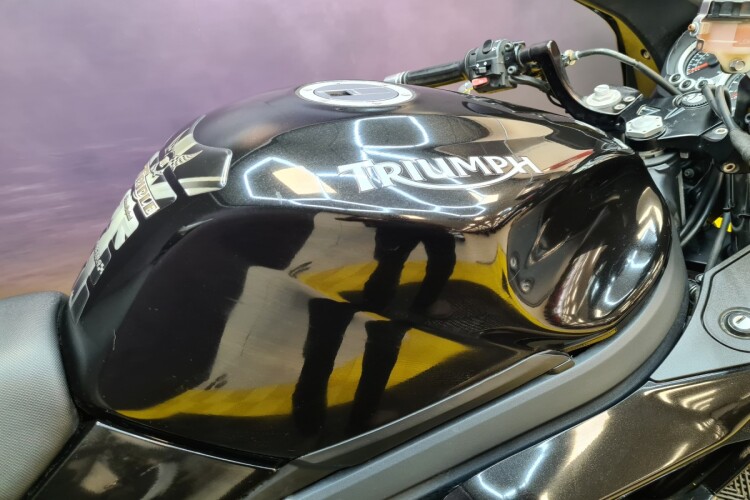 TRIUMPH SPRINT ST 1050