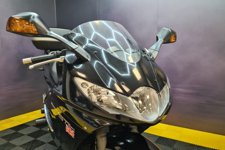 TRIUMPH SPRINT ST 1050