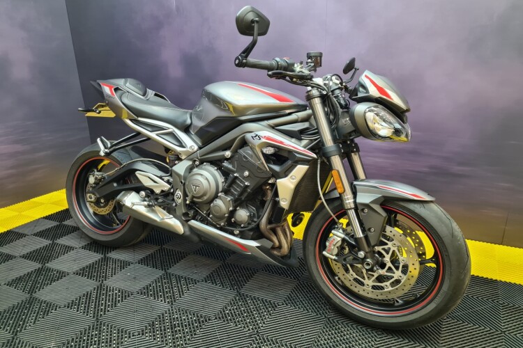 TRIUMPH STREET TRIPLE 765
