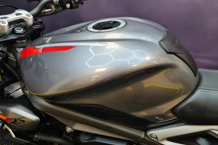 TRIUMPH STREET TRIPLE 765