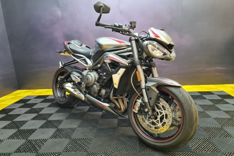 TRIUMPH STREET TRIPLE 765