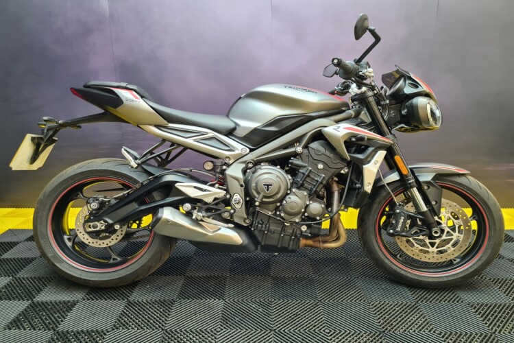 TRIUMPH STREET TRIPLE 765