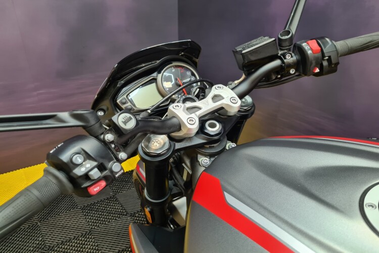 TRIUMPH STREET TRIPLE 765