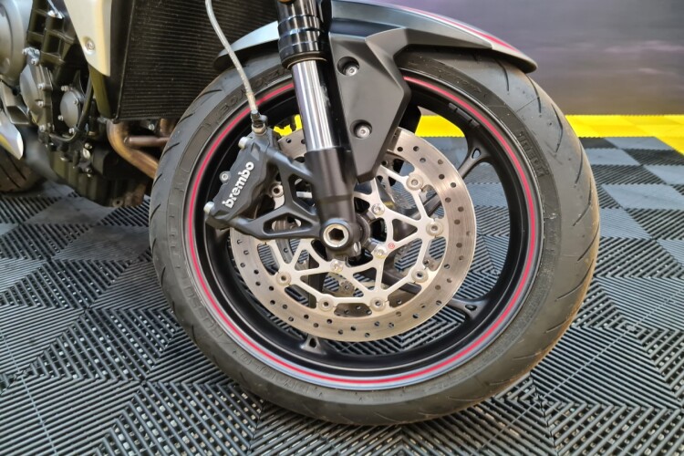 TRIUMPH STREET TRIPLE 765