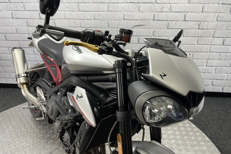 TRIUMPH STREET TRIPLE 765