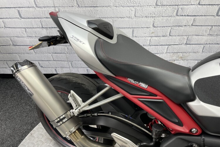 TRIUMPH STREET TRIPLE 765