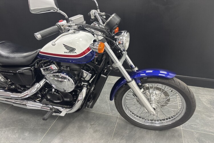 HONDA VT750S