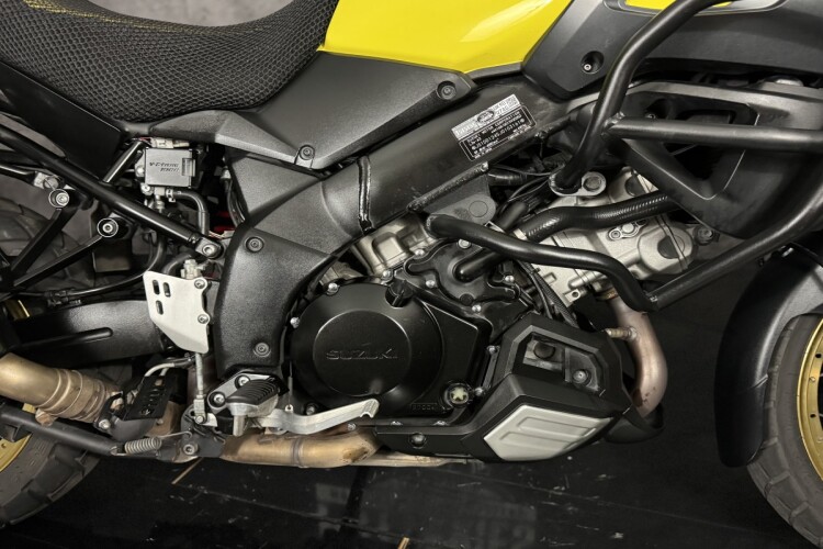 SUZUKI V-STROM 1000