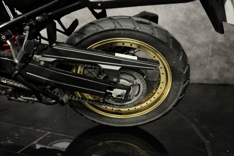 SUZUKI V-STROM 1000