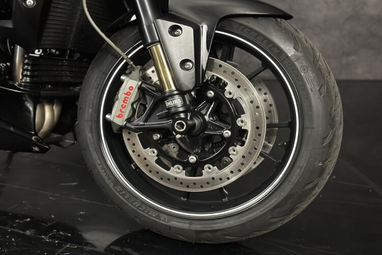TRIUMPH SPEED TRIPLE 1050