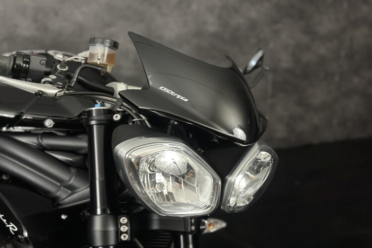 TRIUMPH SPEED TRIPLE 1050