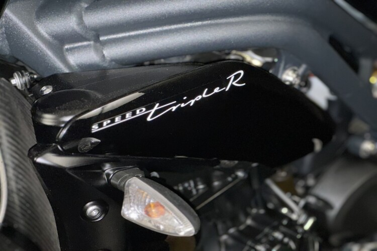 TRIUMPH SPEED TRIPLE 1050