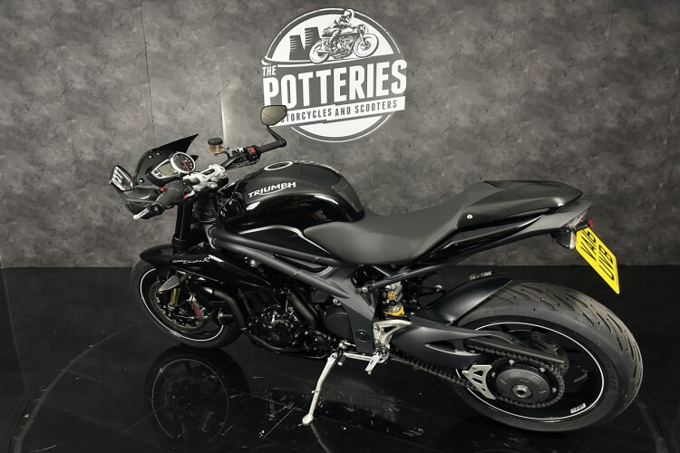 TRIUMPH SPEED TRIPLE 1050