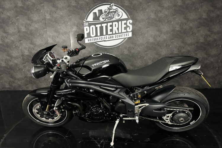TRIUMPH SPEED TRIPLE 1050