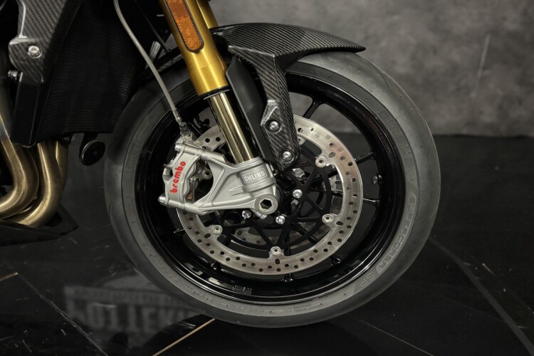 TRIUMPH SPEED TRIPLE 1200