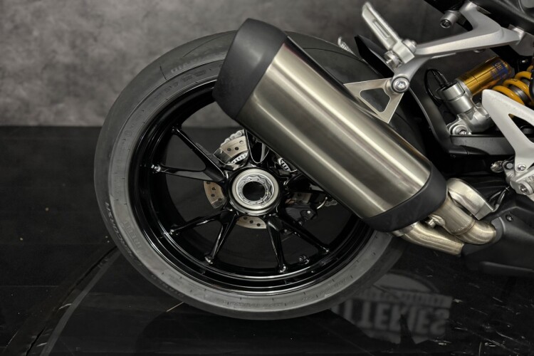 TRIUMPH SPEED TRIPLE 1200