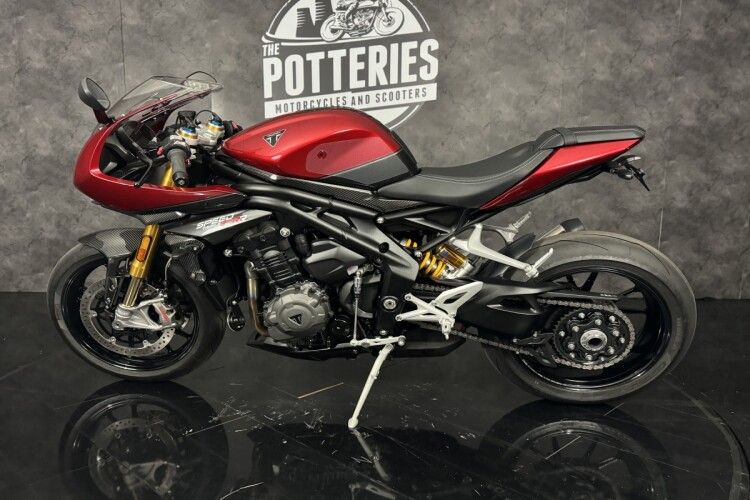 TRIUMPH SPEED TRIPLE 1200