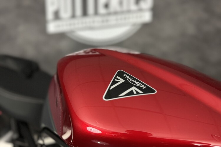 TRIUMPH SPEED TRIPLE 1200