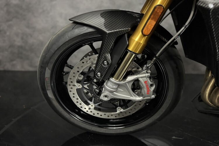 TRIUMPH SPEED TRIPLE 1200