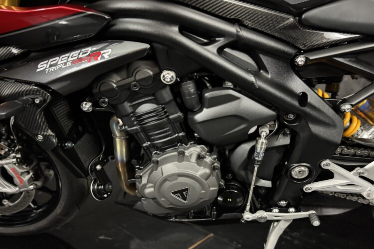 TRIUMPH SPEED TRIPLE 1200