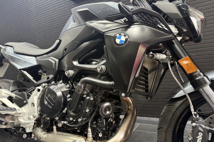 BMW F 900 R