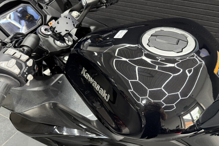 KAWASAKI NINJA 1000SX