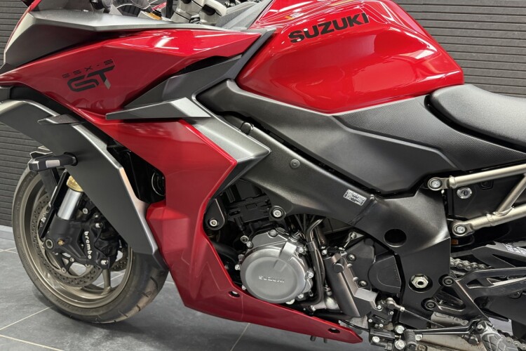 SUZUKI GSX-S1000GT+